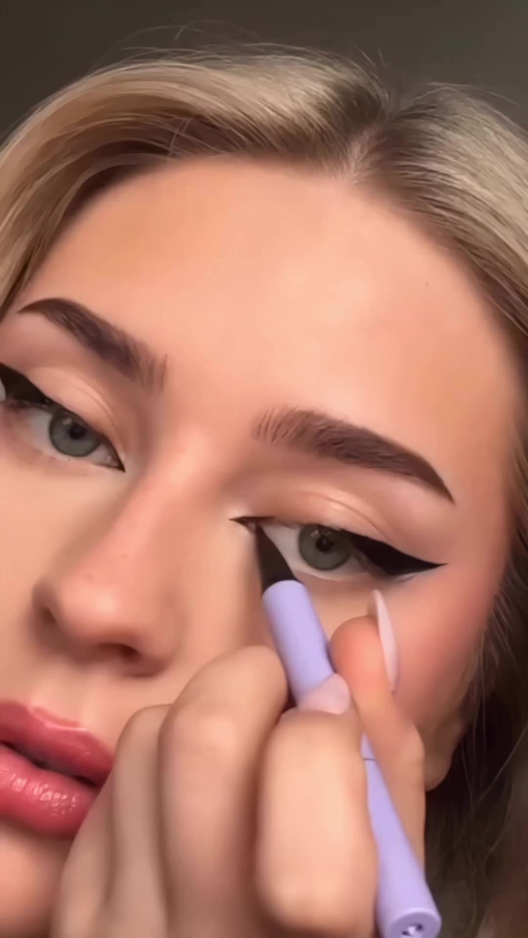 Tutorial bikin eyeliner dari filter!