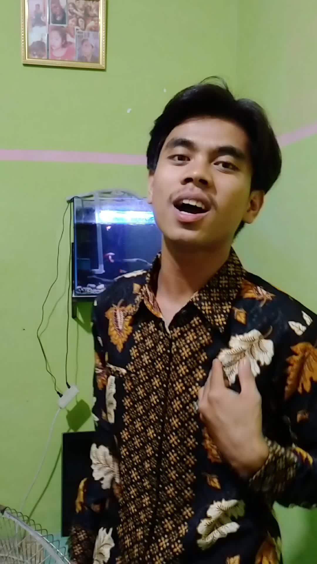 NAMA: EDO PRATAMA HASIBUAN ASAL: KOTA TANJUNG BALAI (SUMUT) UMUR: 21 TAHUN JUDUL LAGU: GEJOLAK ASMARA(NASSAR)