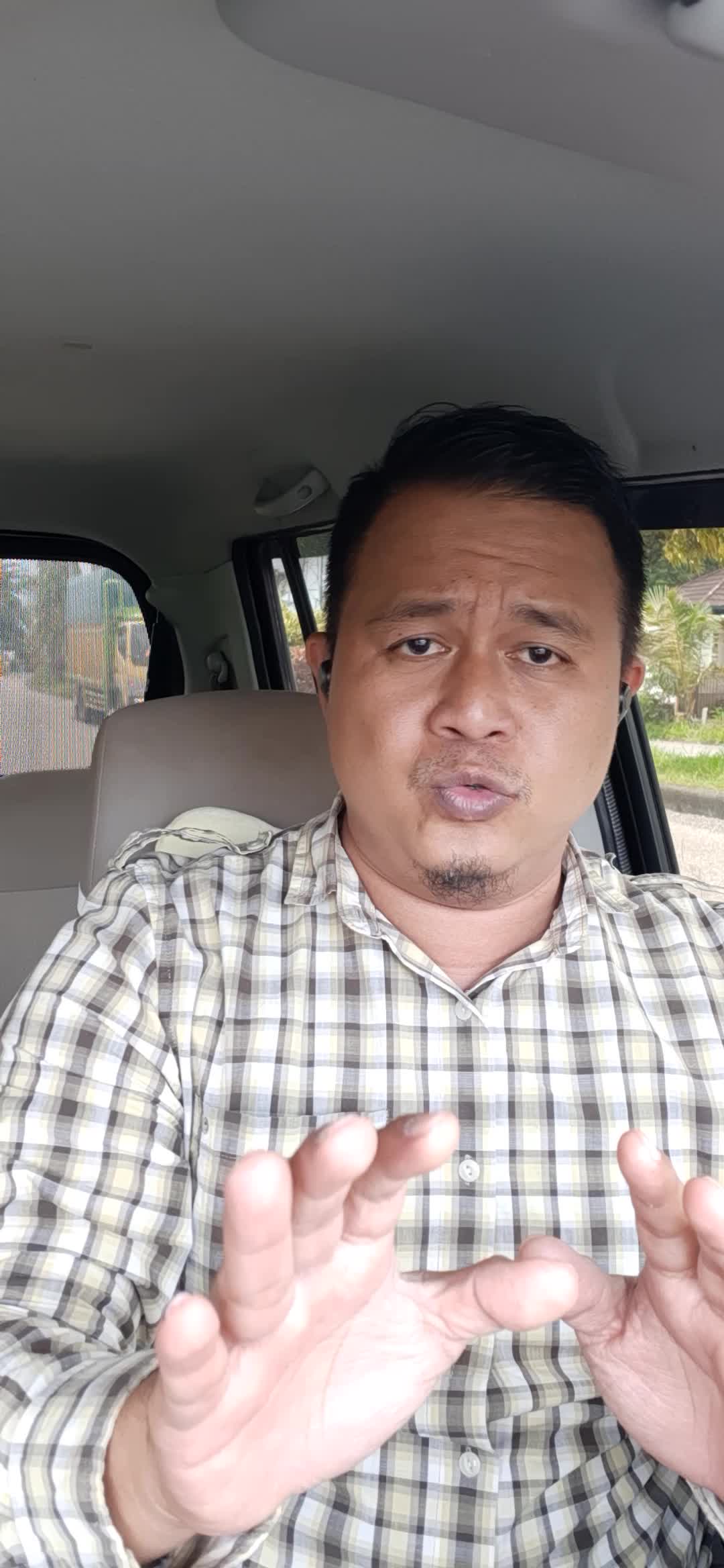 Afdhal Amir,39 years old.Padang,Sumatera Barat. Tlp/WA : 08137459719