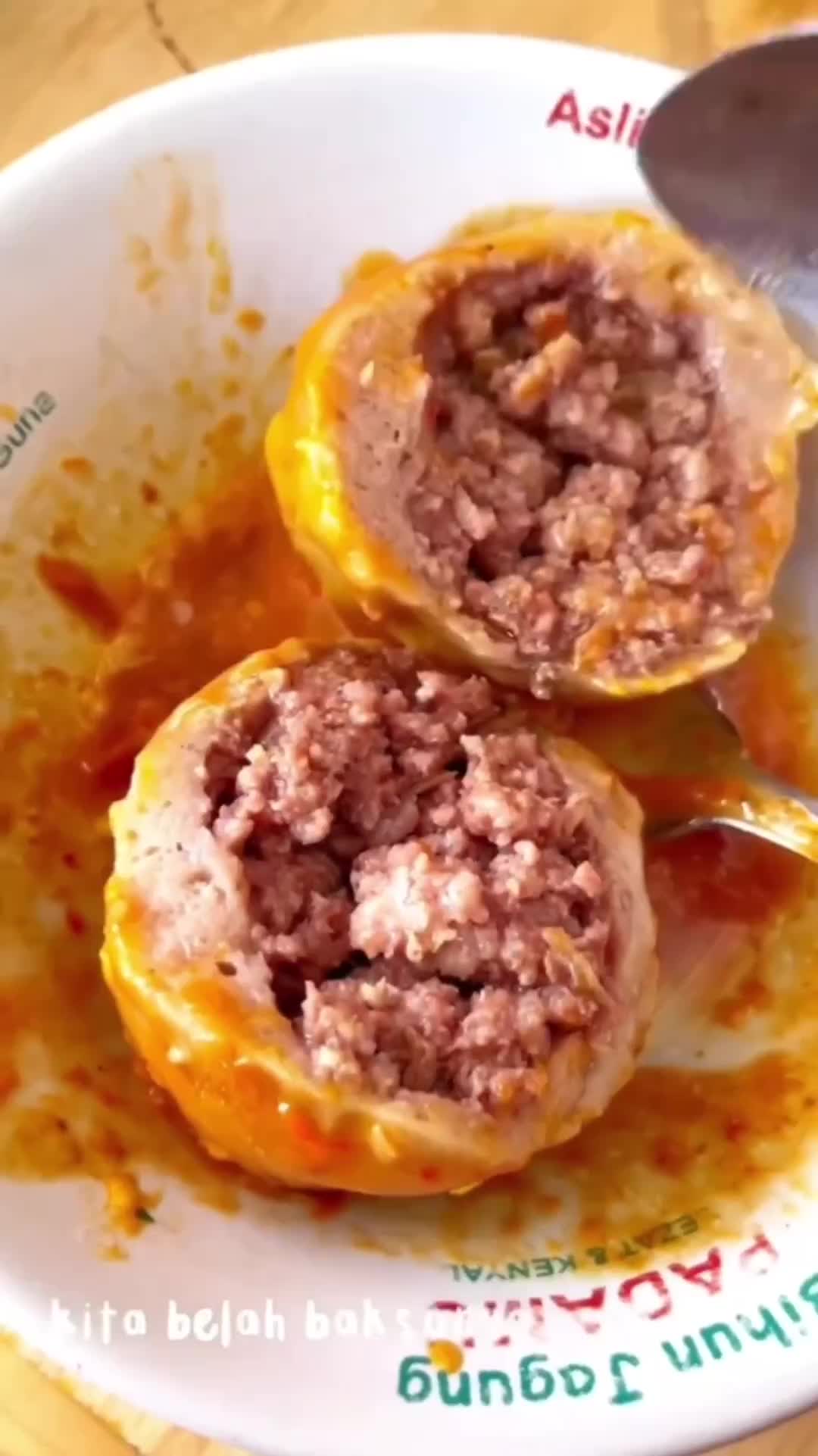 Makan Bakso Dengan Cara Berbeda