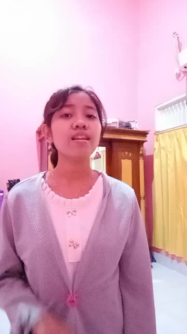 kontes ambyar Indonesia,  Yuni Emilia putri ,usia 19 THN ,asal Makassar ( Sulawesi Selatan ),klebus #audisi kontes ambyar Indonesia 