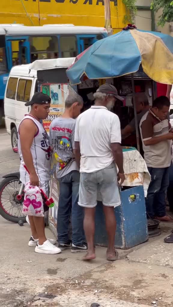 Sendalnya manaaaaaaa