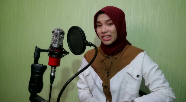 XFI12021 Solo lala 15 tahun Padang here's your perfect