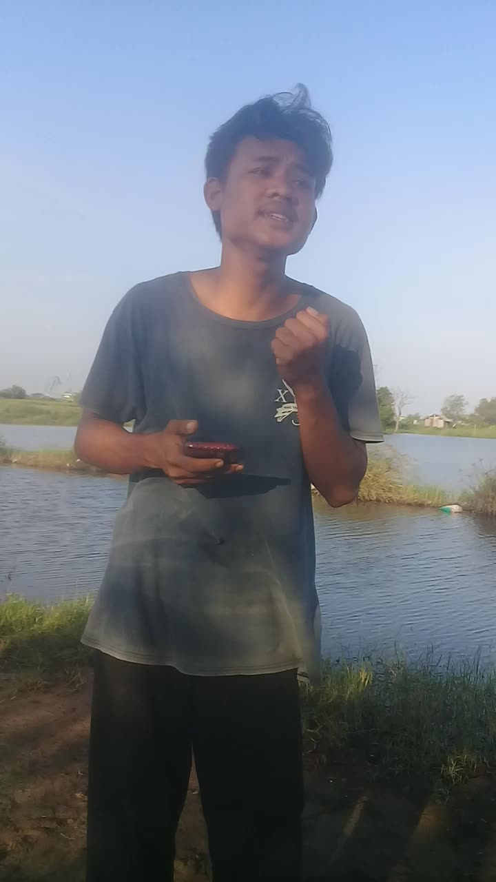 nama:ahmad syafikri umur:21 tempat tinggal: bekasih,kampung poncol sd #ONLINEUDITIONRISINGSTARINDONESIADANGDUT