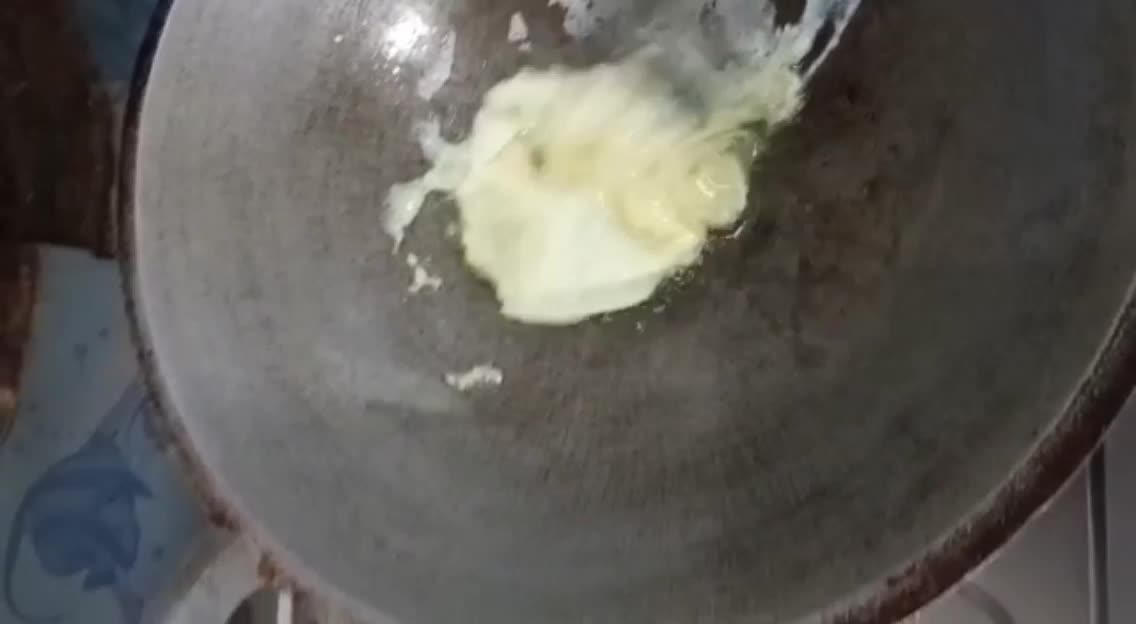 Retno Helviani ( 17 tahun)
Sorry ya karena waktunya terbatas jadi videonya begitu dan aku juga sendiri yang video, jadi agak susah          