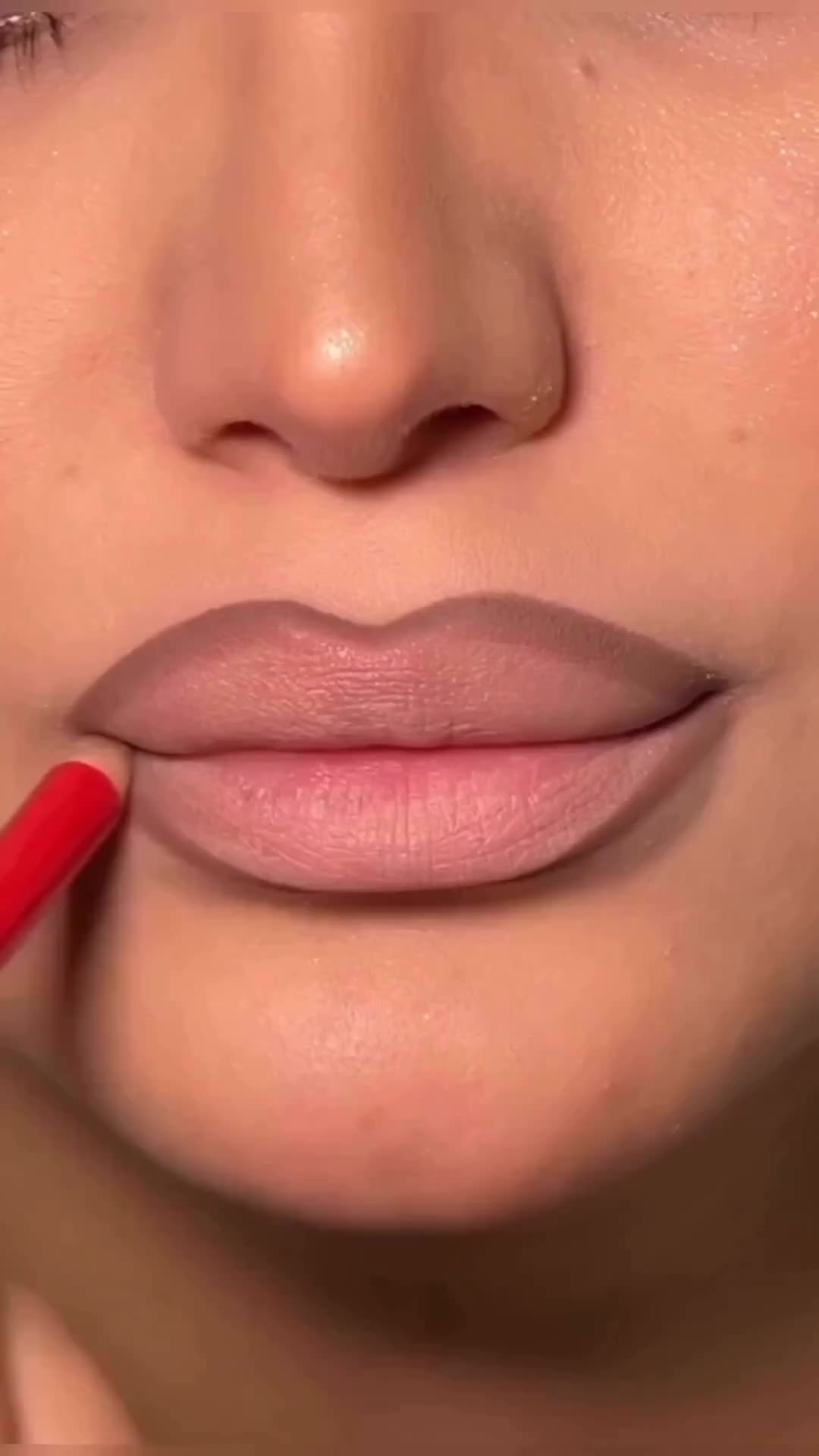 tips membuat gradasi lipstick