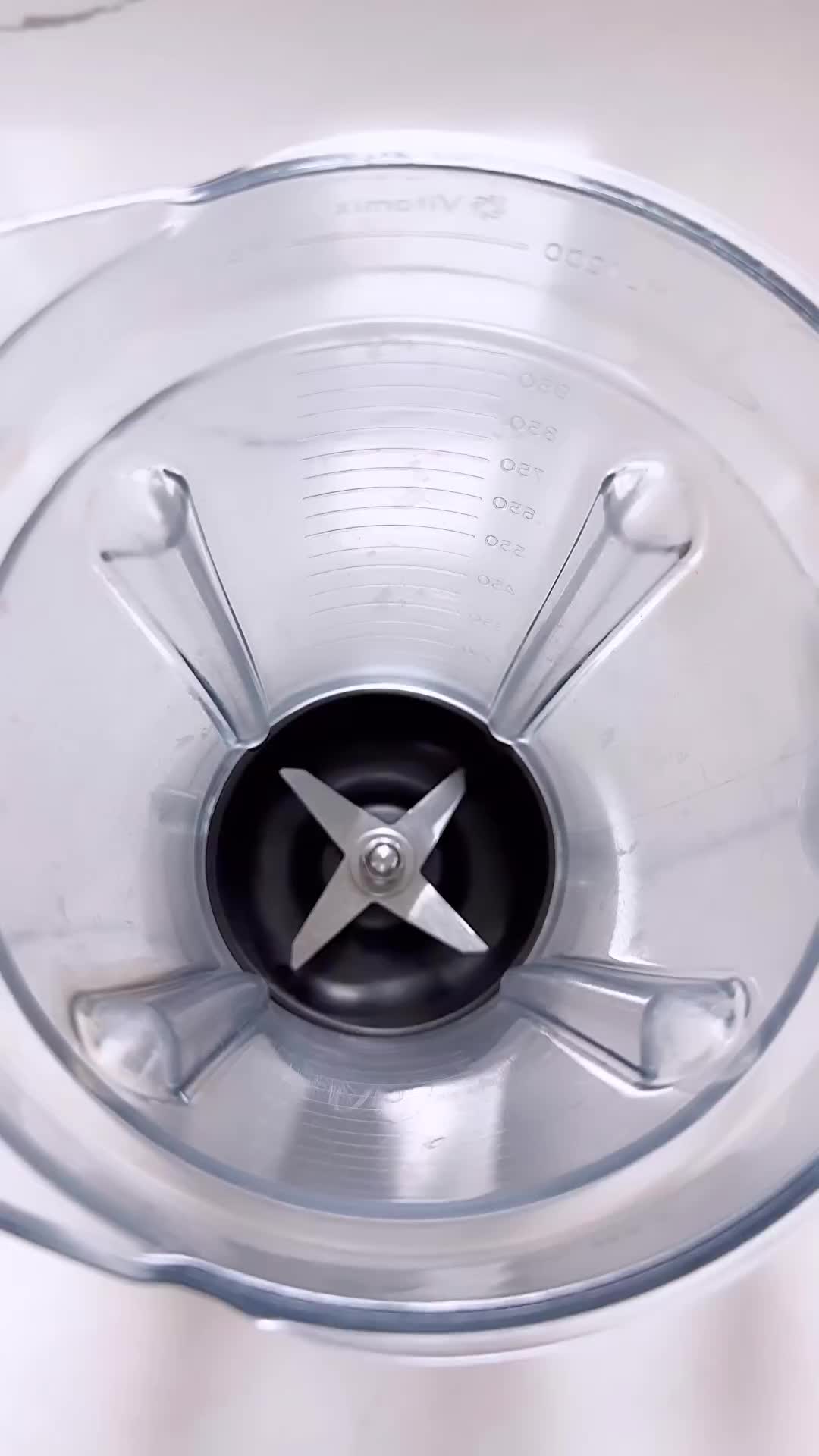 Peach and berry smoothie