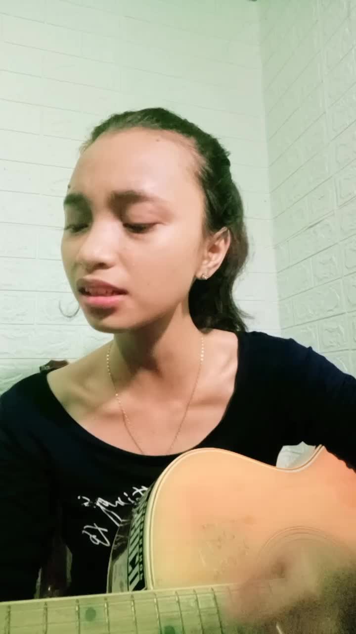vierra-seandainya (cover jasmineta dinda). jujur aja ini lagu fav aku, liriknya ngena banget