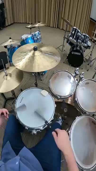 perbedaan main drum Dr waktu ke waktu