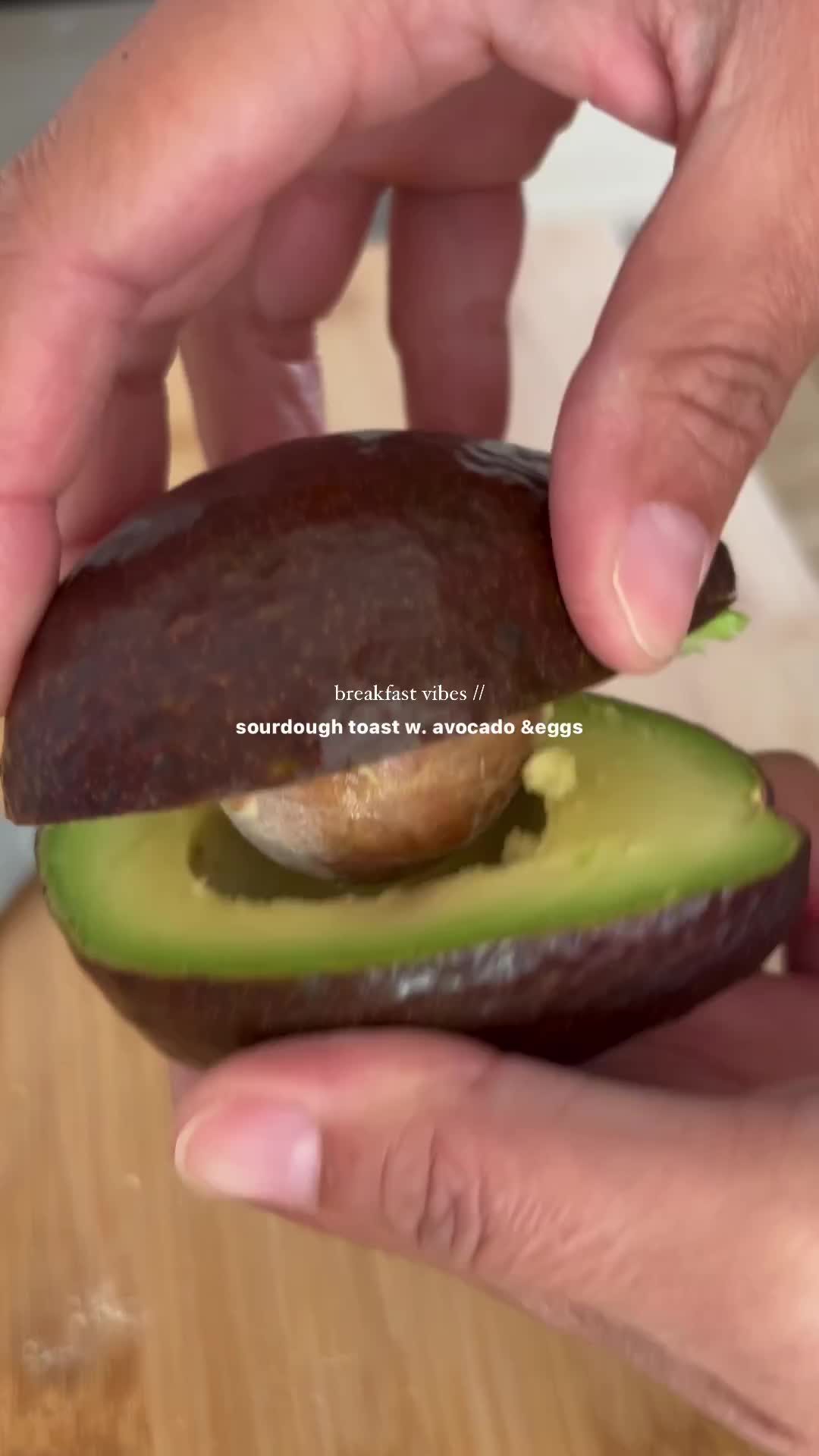 Sourdough wirh avocado & eggs