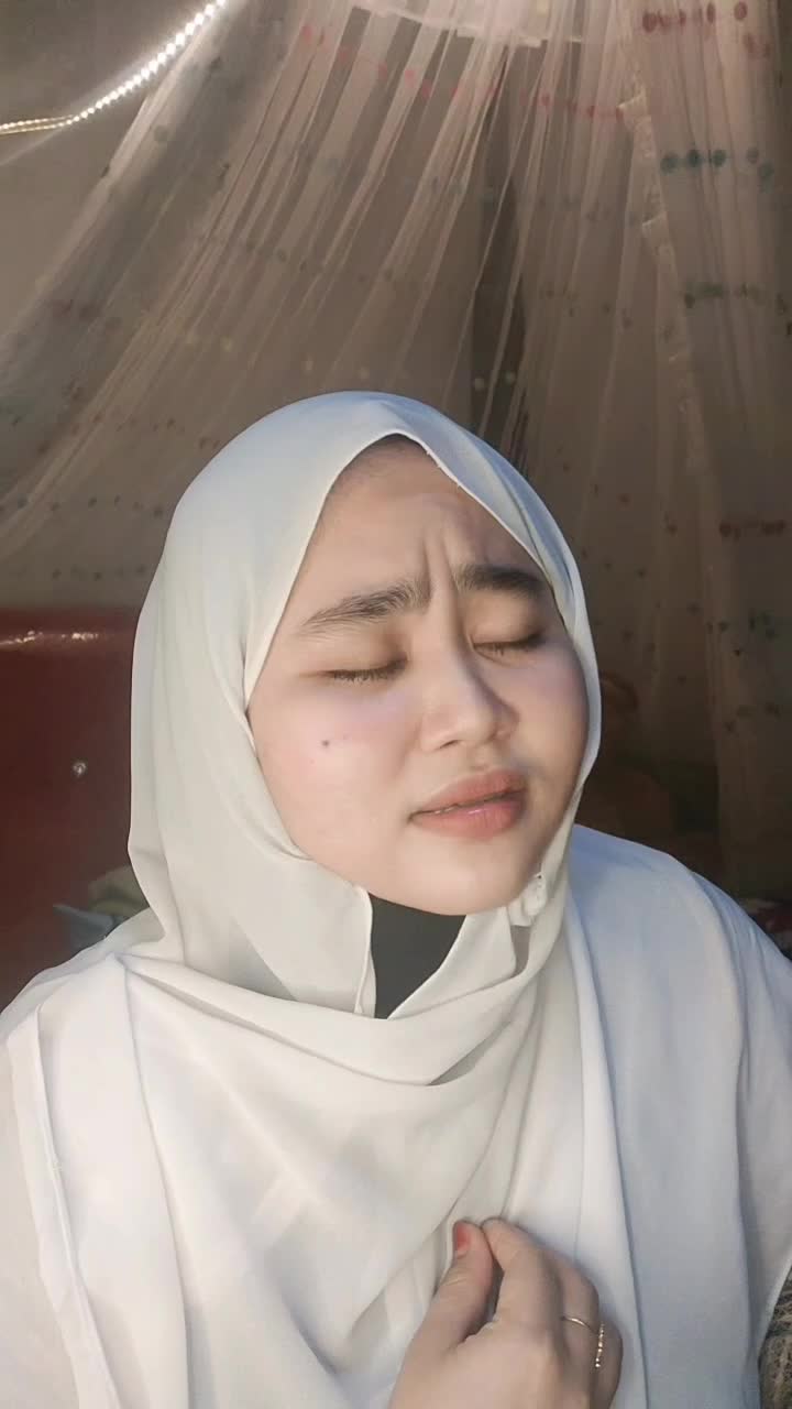 The Singing bee indonesia_sulpiani umur 24 tahun asal Sulawesi selatan