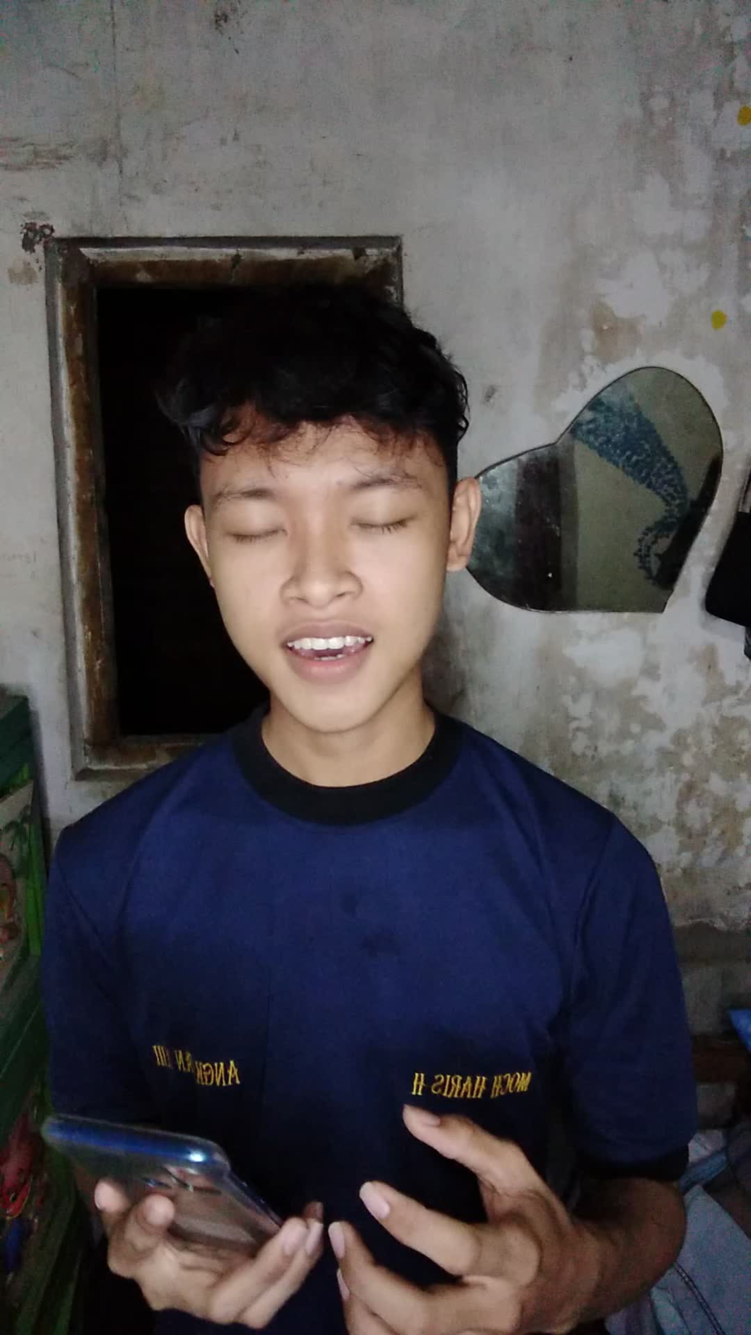 judul lagu : Anoman Obong (Haris 20thn mojokerto) ig.harishh_01 email.mochammadharishasbulloh44@gmail.com