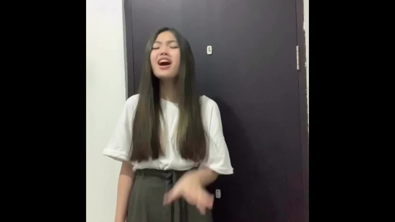 XFI2021 SOLO BRYNA MAZAYA 15 TAHUN KOTA SURABAYA UNSTOPPABLE-SIA