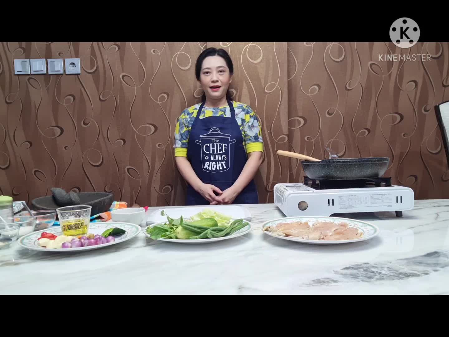 Banyuwangi Meets Jogja on a Plate. Pecel Pitik Banyuwangi ,Trancam Jogjakarta dengan Nasi Daun Jeruk segar. #onlineauditionmci8