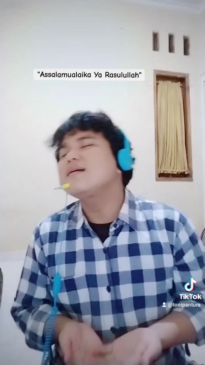 Assalamualaikum, Hai semuanya perkenalkan nama saya Toni 22 Tahun, Saya berasal dari Kabupaten Indramayu, Jawa Barat. 