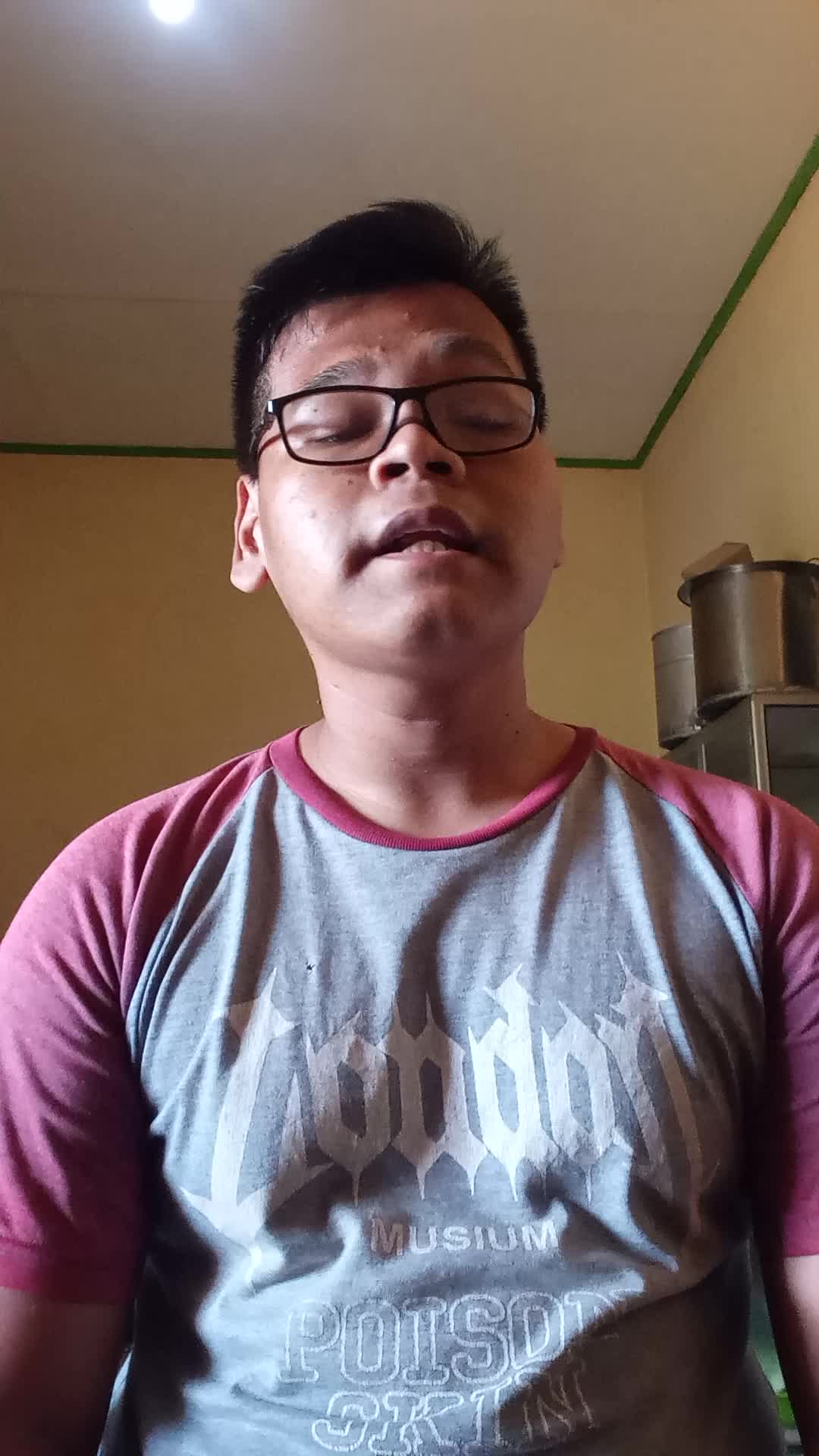 nama : putra ramadan asal:tangerang prov:banten umur:19 tahun judul lagu:keramat  #OnlineAuditionKDI2021
