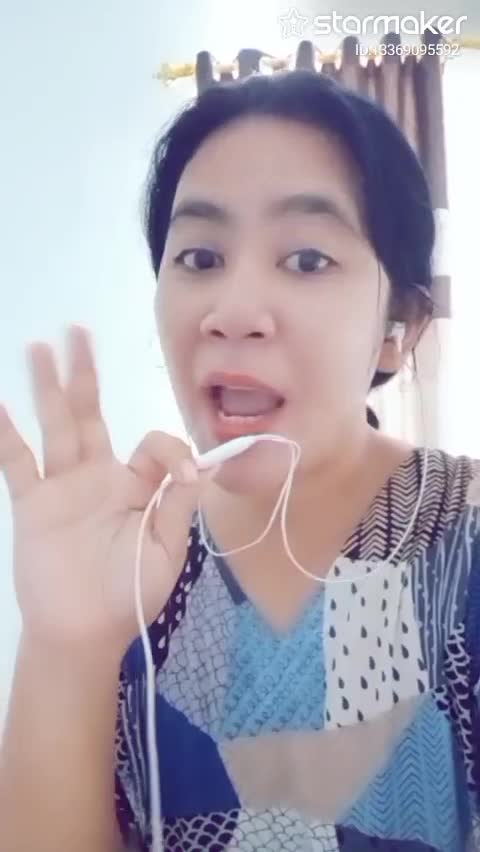 Cover lagu ( Pandangan Pertama  )... Titik Irianingsih asal Tangsel 