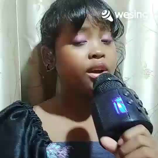 haii semuaa. kembali lagi bersama aku jeneiro Davana nyanyiin lagu sekali seumur hidup.nyanyi lgi yukk🤗❤️❤️ 