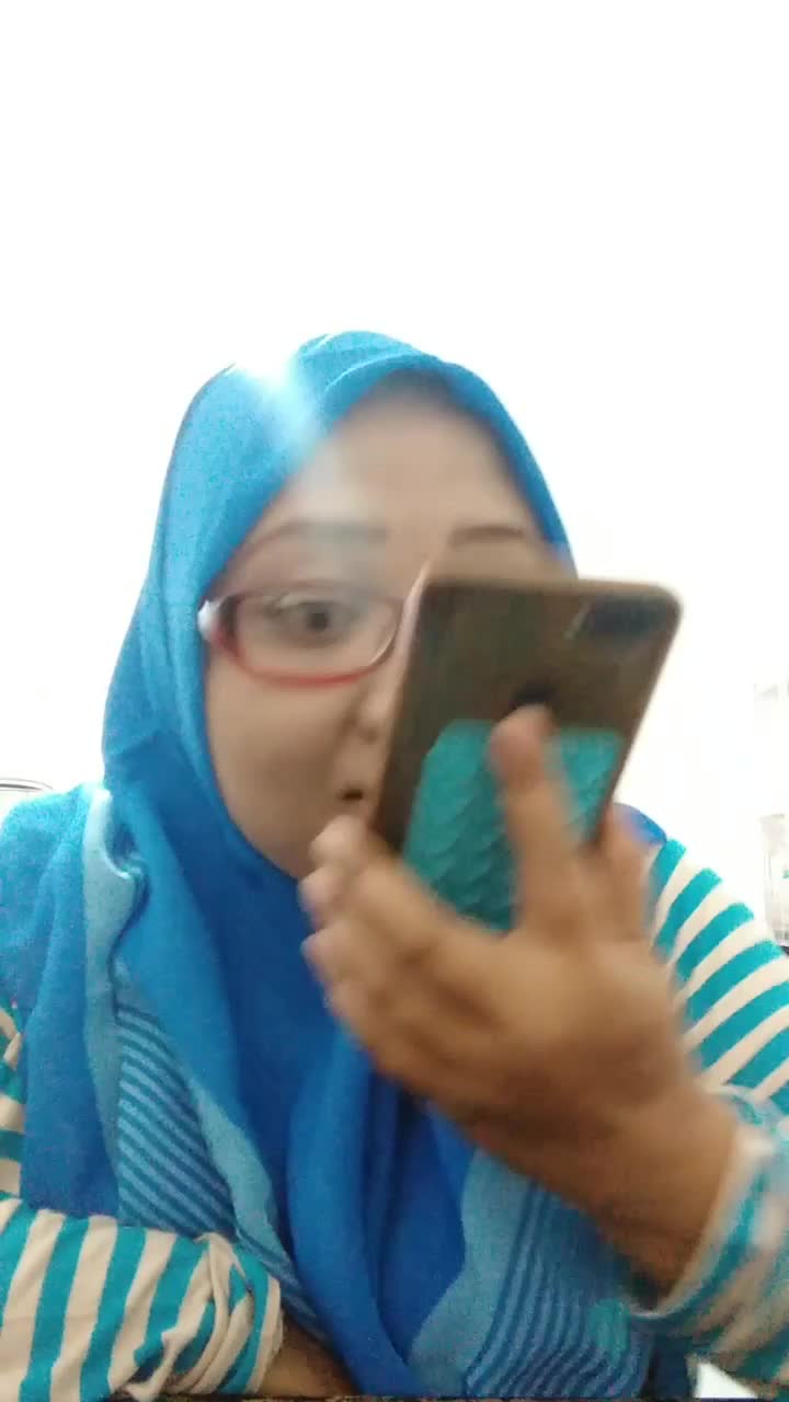 aduh Bulek Wiwik....ngledek terus nih yaaa 😂😂😂 vote saya gaesss