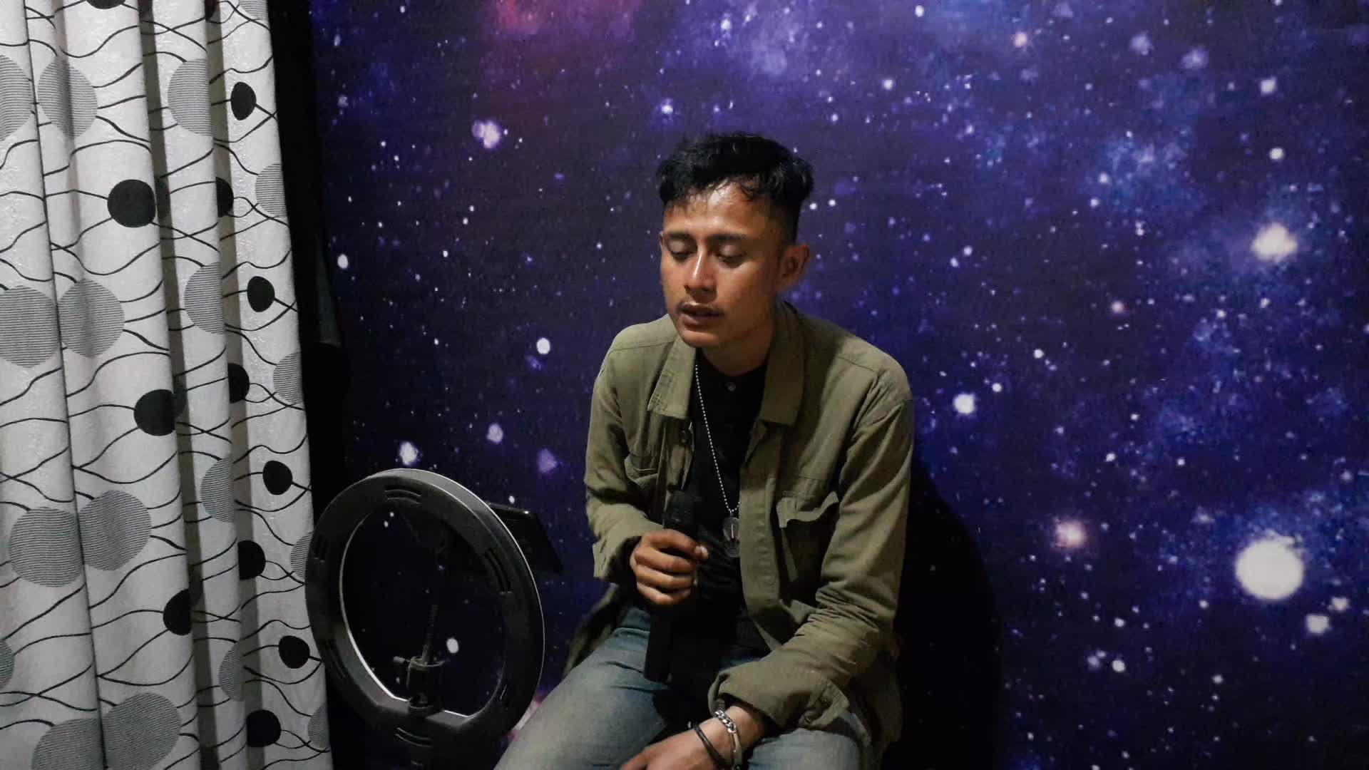 Nama: Riyanto~Lagu: Pasiribu Belum Siap Kehilangan~Umur: 29thn~status: Belum Menikah