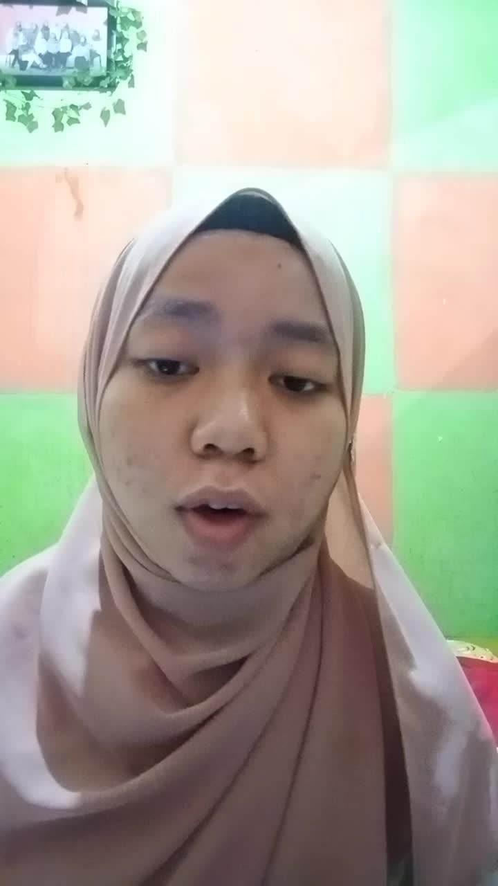 assalamualaiku,haloo semua nama saya sita lestari,umr 20 th dari bandung,saya membwakn lagu realigi dari edcoustik berjudul muhasabah cinta