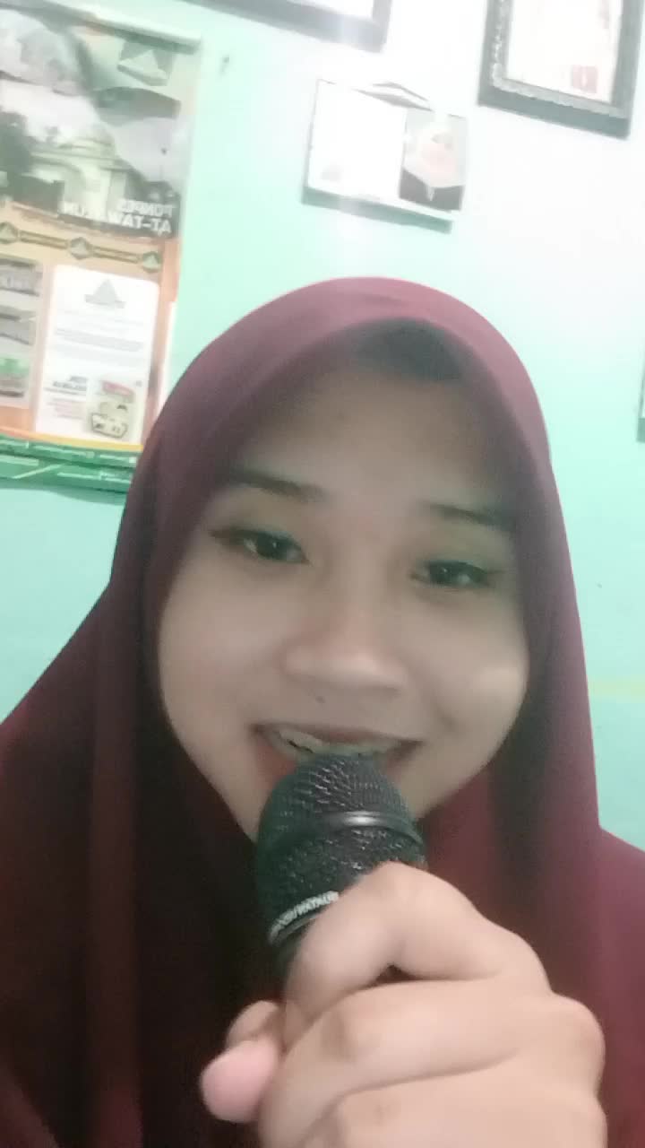 Aishadila febry_19th_Karawang     Bismillah,, Allahumma shalli 'ala sayyidina Muhammad ✨    @Lau Kana Bainanal Habibb_Aisyah istri Rasul SAW