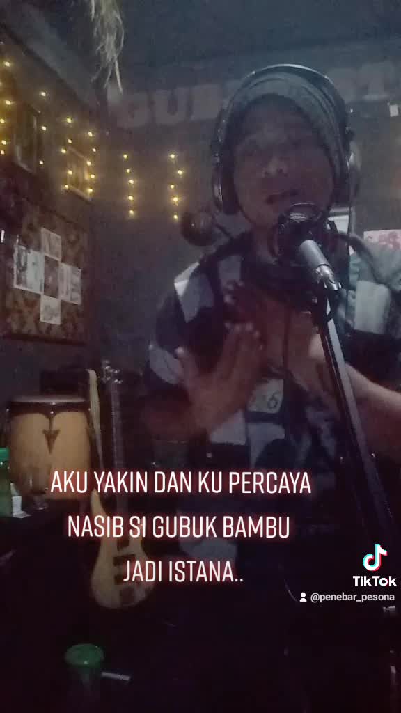 gubuk bambu reff