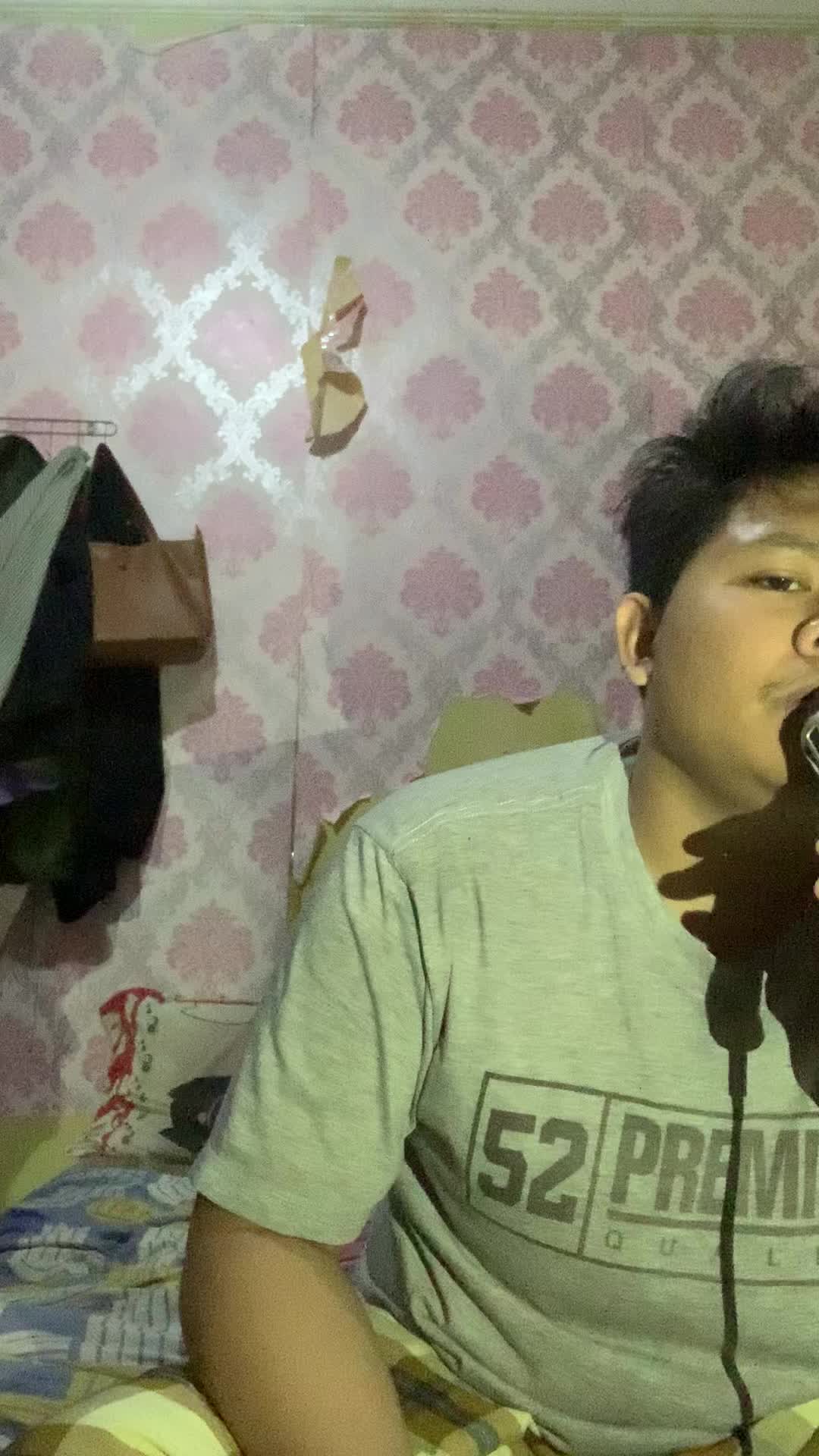 Semoga di terima 
Nama saya Ahmad Rifai 
Umur saya 21
Tempat tinggal ci