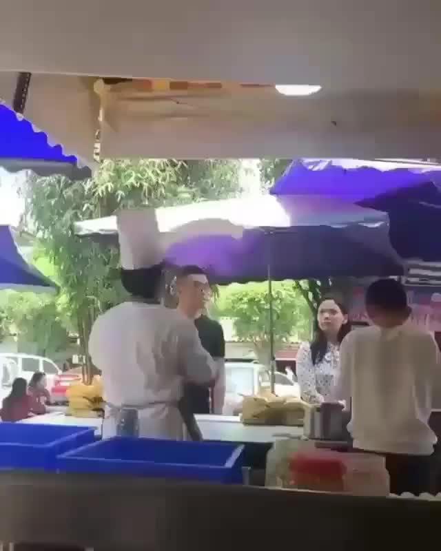 Penjual Tidak Ramah