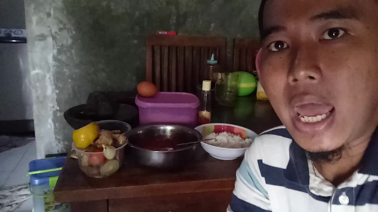 Udang Bumbu Merah dgn Nasi Cikur plus Telor Ceplok, ak yg extrovert mencoba peruntungan utk berkompetisi & meraih mimpi #onlineauditionmci9
