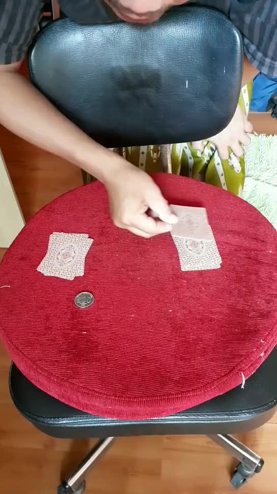 Sulap kartu yang mengherankan cuyy