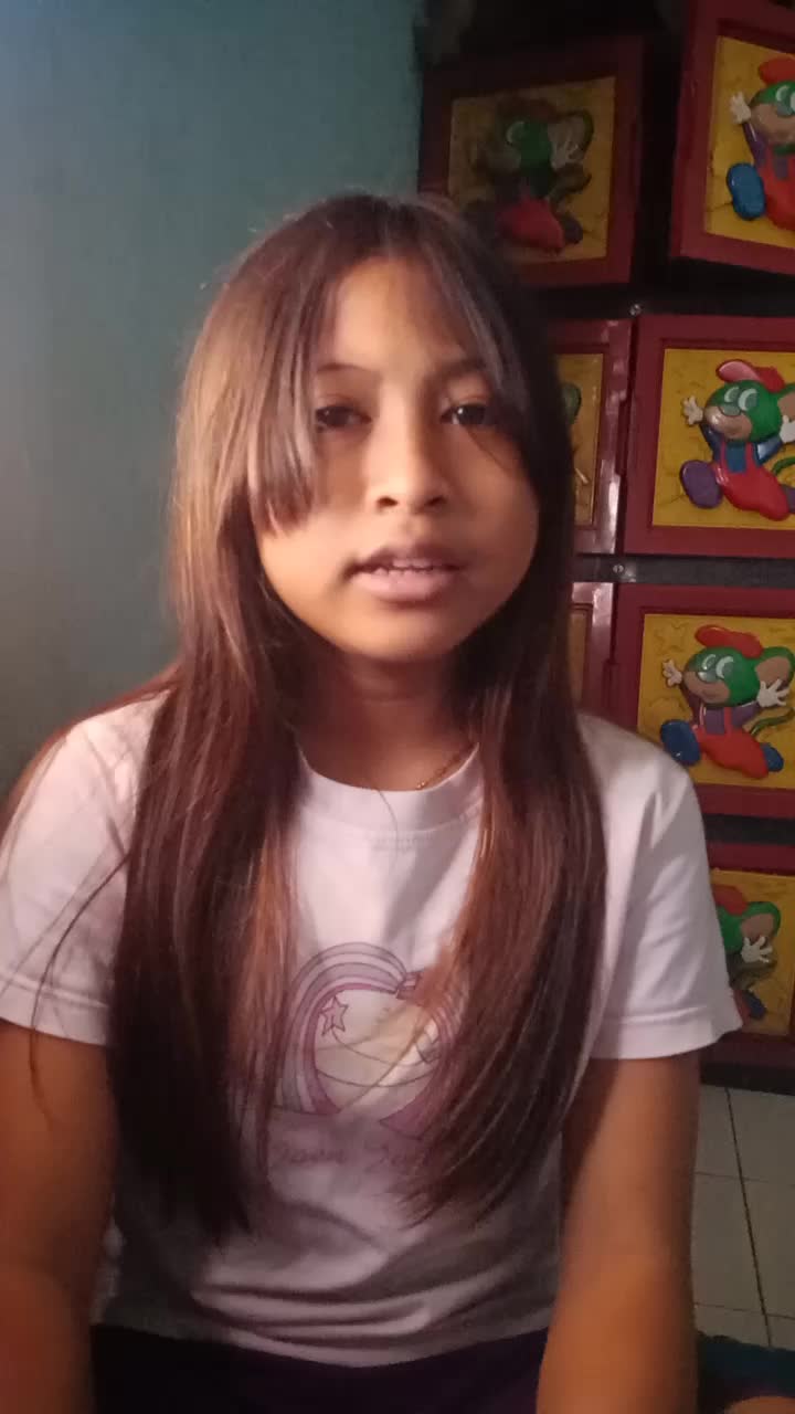 halooo nama saya tata, usia 12 taon, asal kota sidoarjo, visi misi saya mengikuti audisi ini untuk mengembangkan bakat saya dibidang musik. 