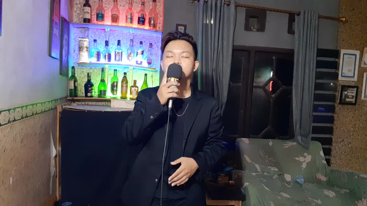 TINBS Leo Fabiano Antony , Pangkalpinang, Bangka Belitung , usia 18th ,"My heart will go on" by Celine Dion