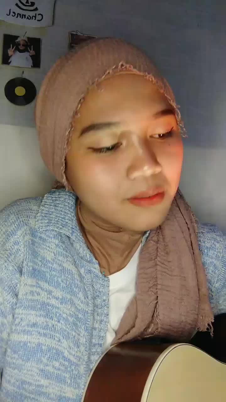 Yurisana Septeasa_21Tahun_Sukabumi_Cinta Luar Biasa_Andmesh