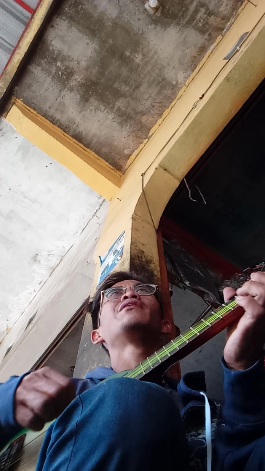 wa rohmansyah 29 THN aku bukan jodonya tri suaka