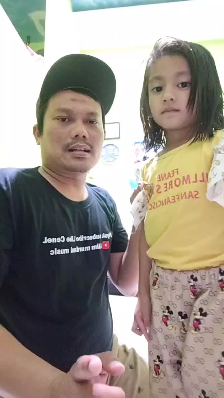 (Kang aLim nasehatin eneng Tasya) di buang sayang toLong bantu Love vote foLow share coment thanks for watching
