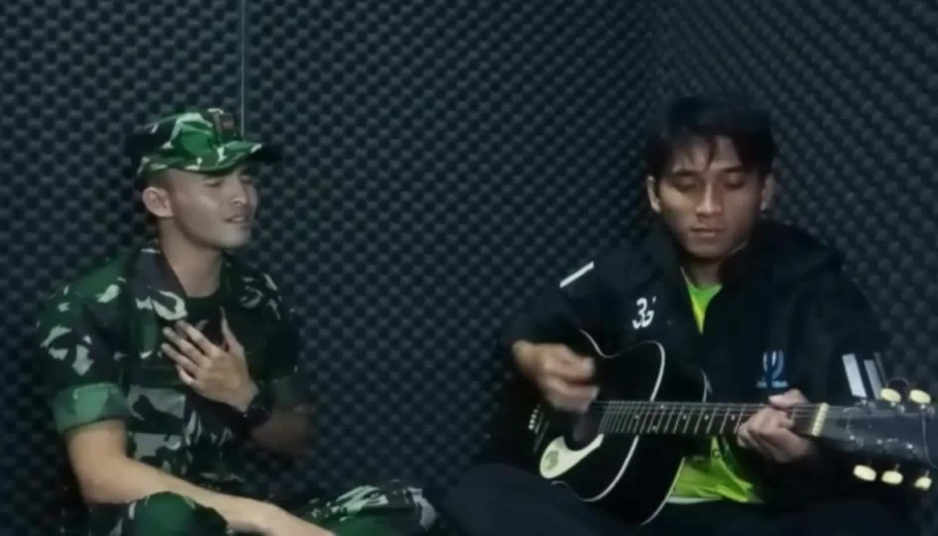 Bismillah..
Saya Andi Kurniawan_Umur 21 Thn_Kota Garut_Judul Lagu Syaikhona_Mudah²an Bisa Lolos&Bisa Membawa Nama Baik TNI Di Audisi Ini 🙏