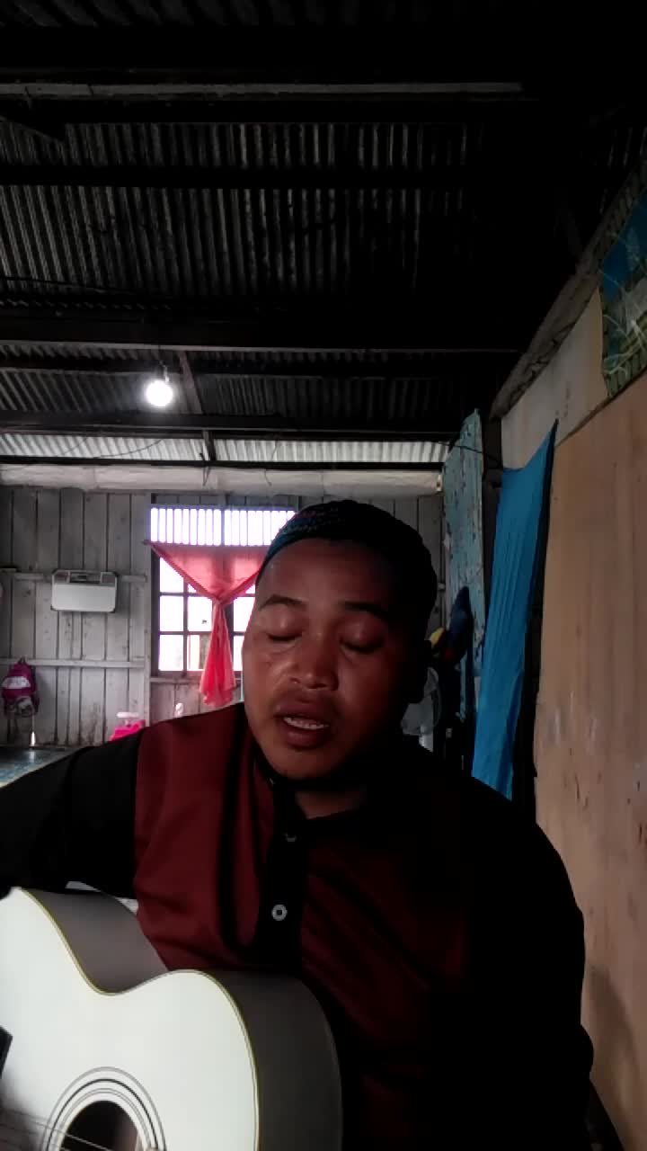 seorang penjual ikan mecoba mengikuti audisi dan berharap bisa lolos ketahap selanjutnya,,#voiceoframadhan