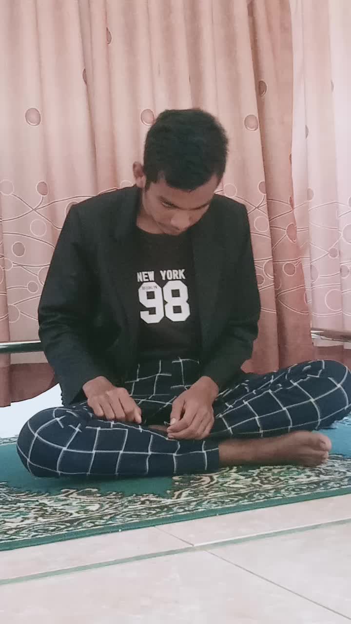 nama saya muhammad azril, umur saya 19 tahun,kota lhokseumawe aceh, lagu yg berjudul man ana🌹