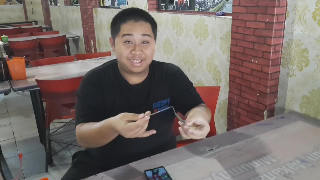 "Sulap Selip Di Warung"  (Semoga bisa menghibur) bantu vote yah pemirsa😊