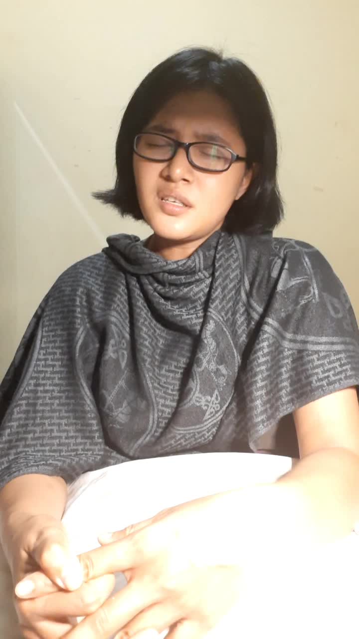 Tuhan tolong mampukan aku tuk lupakan dirinya, semua cerita tentangnya... 💔💔💔