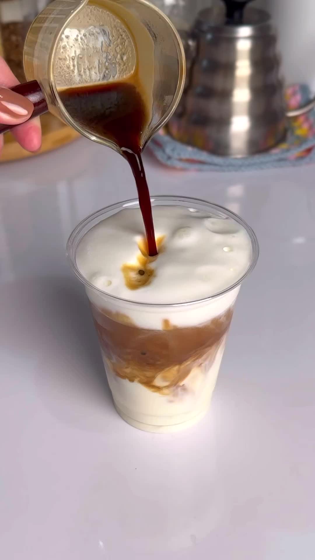 ngiler gak sih liat kopinya?