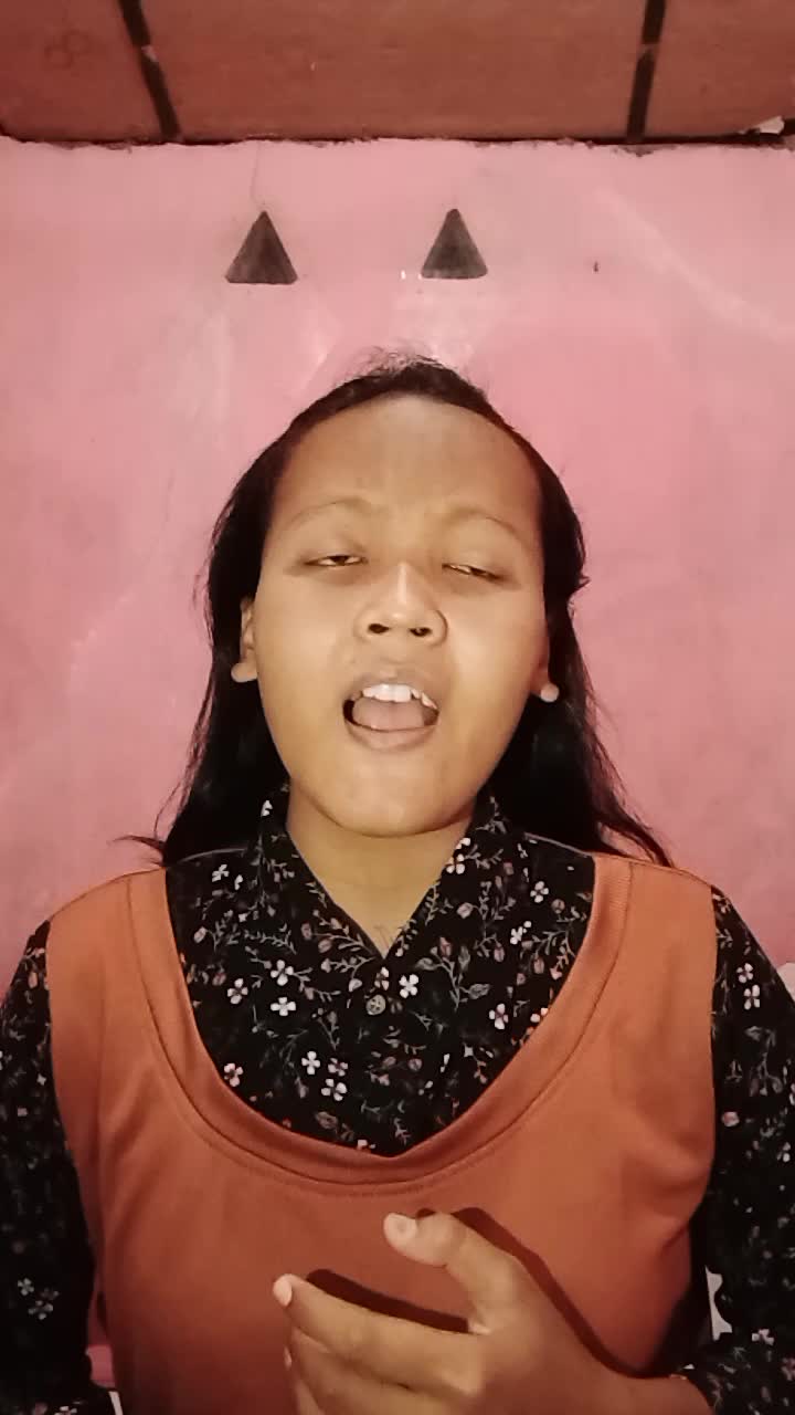 KDI 2022. Nama : Renita Dwi Oktaviana, Usia : 18 Tahun, Asal : Semarang , Lagu : Satru 2  