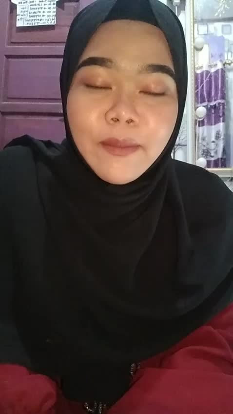 Assalamu'alaikum.Wr.Wb.Perkenalkan nama saya Millatul islamiyah,,umur 24 tahun,,tinggal didaerah Jakarta Utara.