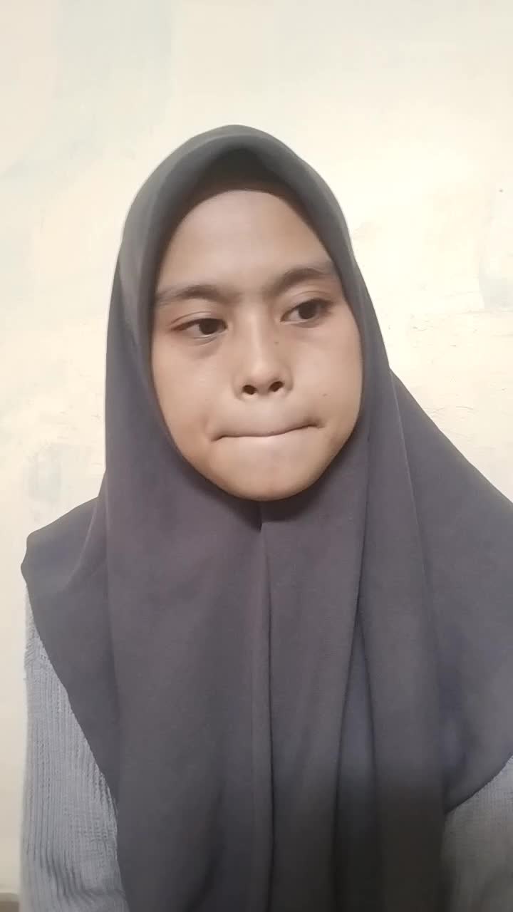 Ajeng Madina,20th,asal Sukabumi,judul lagu pertama akhirnya_band gigi lag ke-2 ya habibal qolbi_ Nissa Sabyan