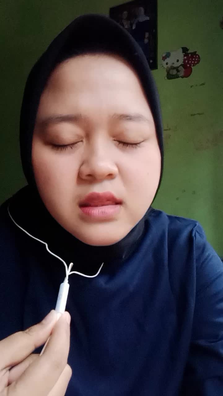 XFI2021 SOLO DEWI KUSUMA 22THN WONOGIRI SEBERKAS SINAR