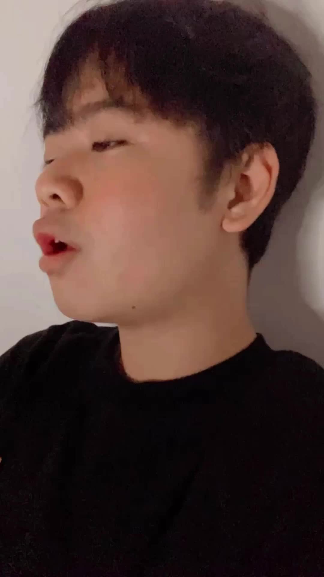 iKONIK and ID’s showtime! 

iKON - WELCOME BACK