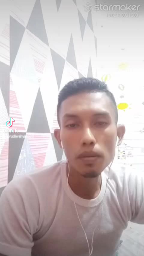 Nama: Rudi wahyana, 34 thn Cipeundeuy Bandung barat