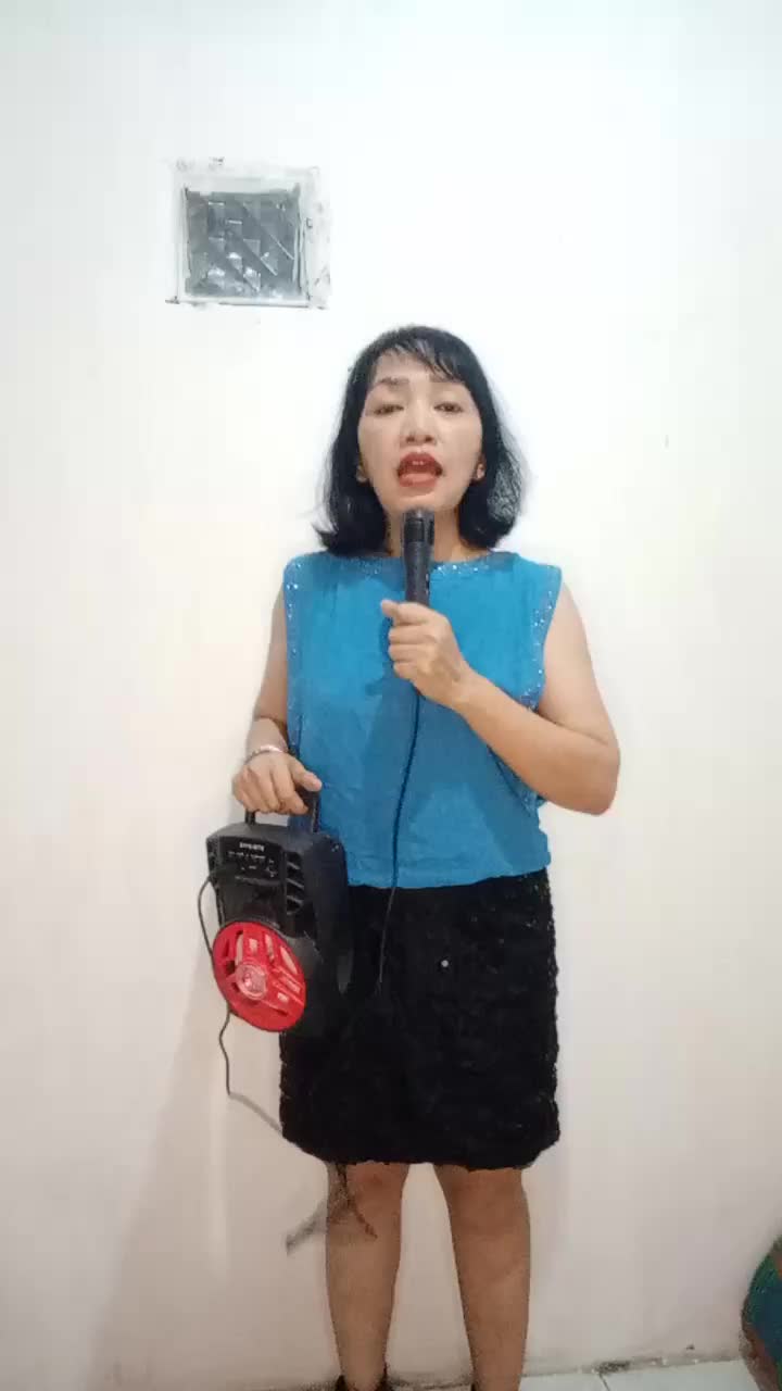 MAU NYANYI APA KAGAK NIH? 