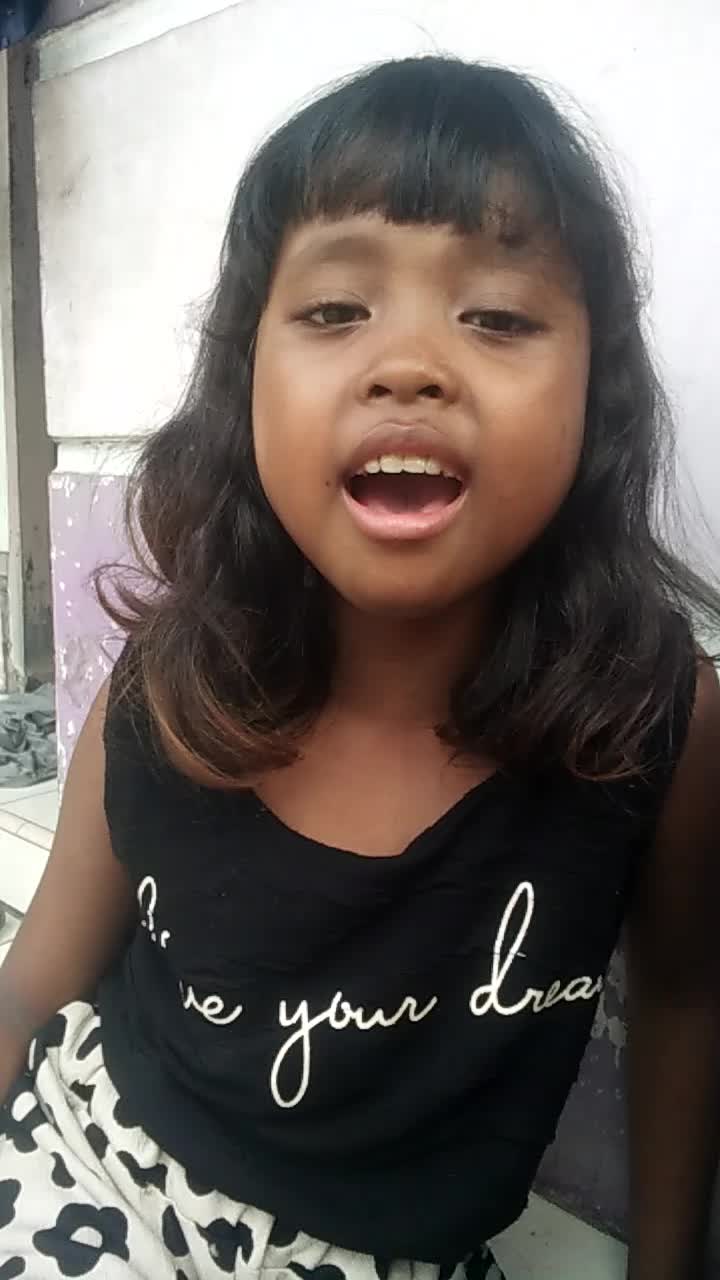 Janeiro menyanyikan Satu rasa cinta